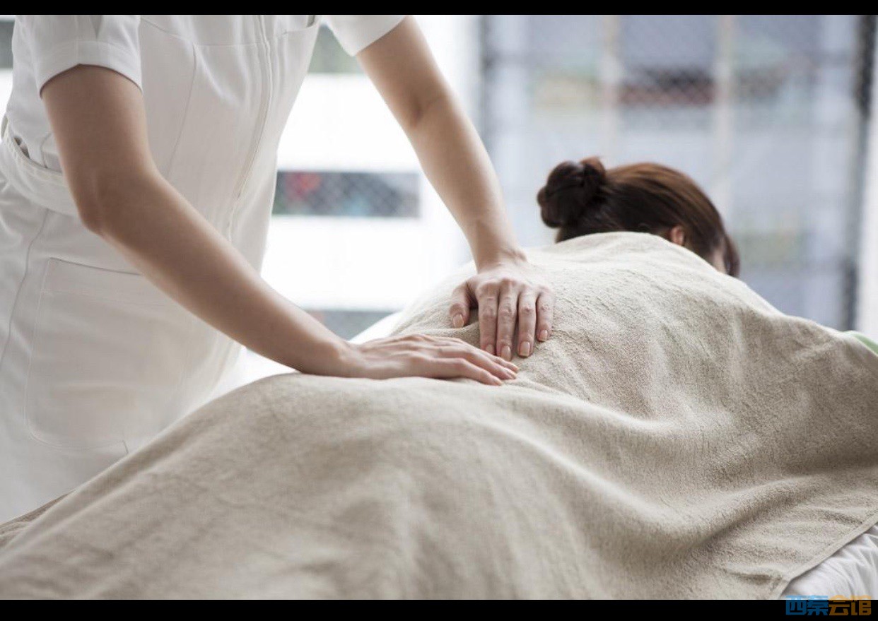 背部精油按摩spa