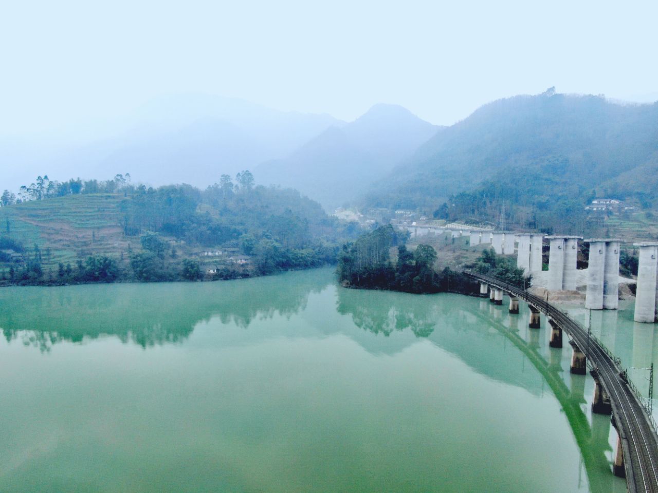 航拍第二故乡:乐山沙湾范店村(雾罩山水)
