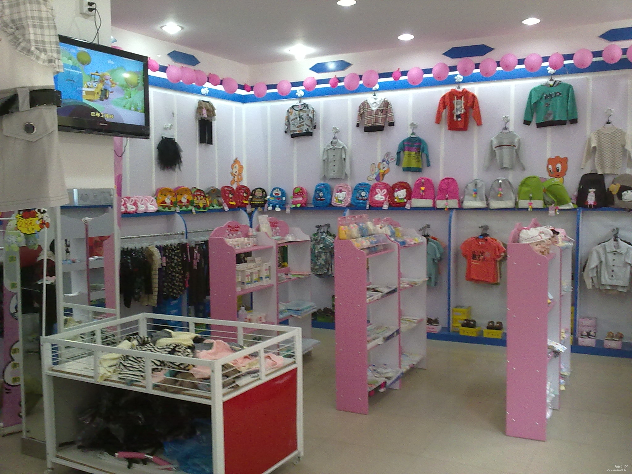 贡井 童装店 继续搞活动 到了很多新款