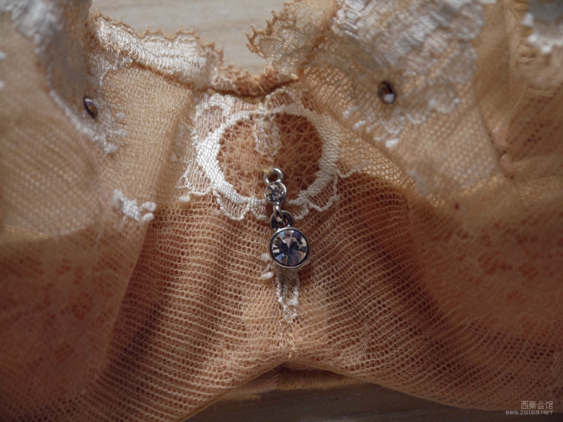 转<em>爱慕70C</em>薄杯蕾丝水钻<em>文胸</em>,楼主买错码子了