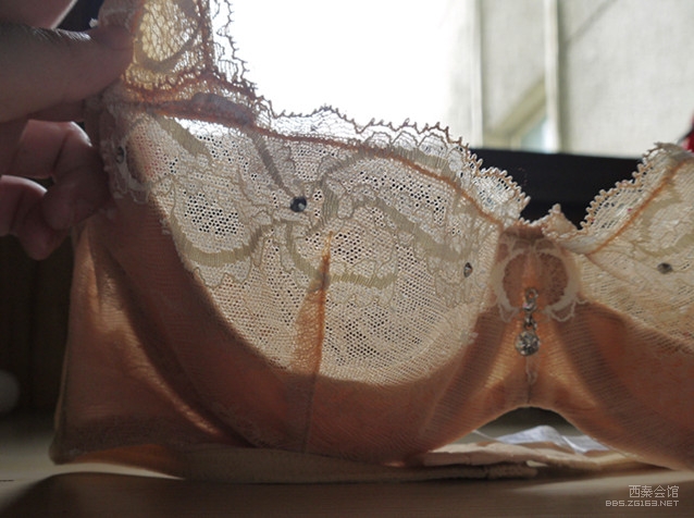 转<em>爱慕70C</em>薄杯蕾丝水钻<em>文胸</em>,楼主买错码子了