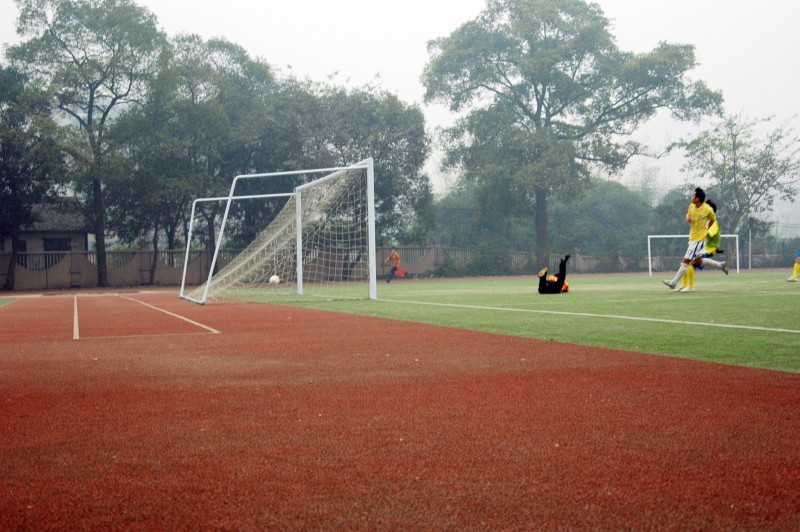 1月19、20日锐克·阿郎饼市杯足球赛比赛精