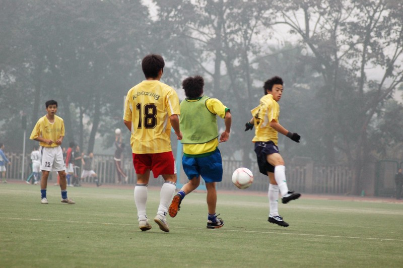 1月19、20日锐克·阿郎饼市杯足球赛比赛精