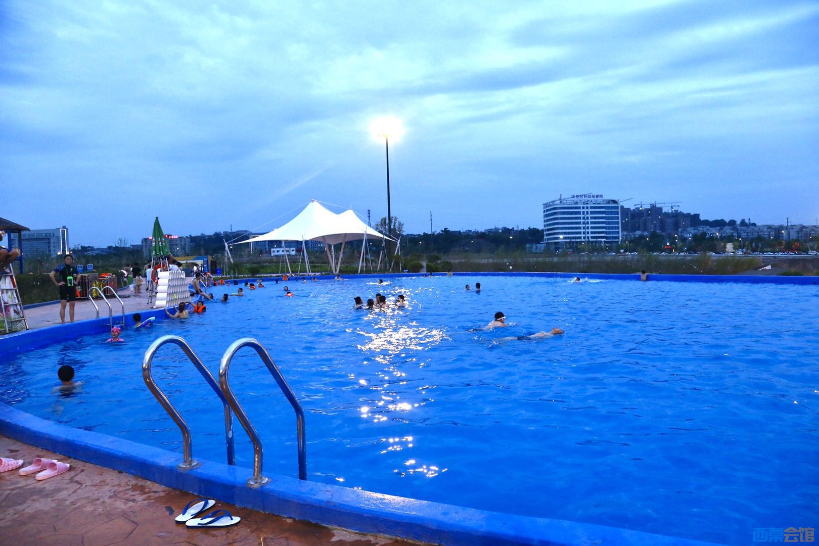 这家刷爆自贡人朋友圈的水上乐园超刺激,带你玩转夏日狂欢趴!