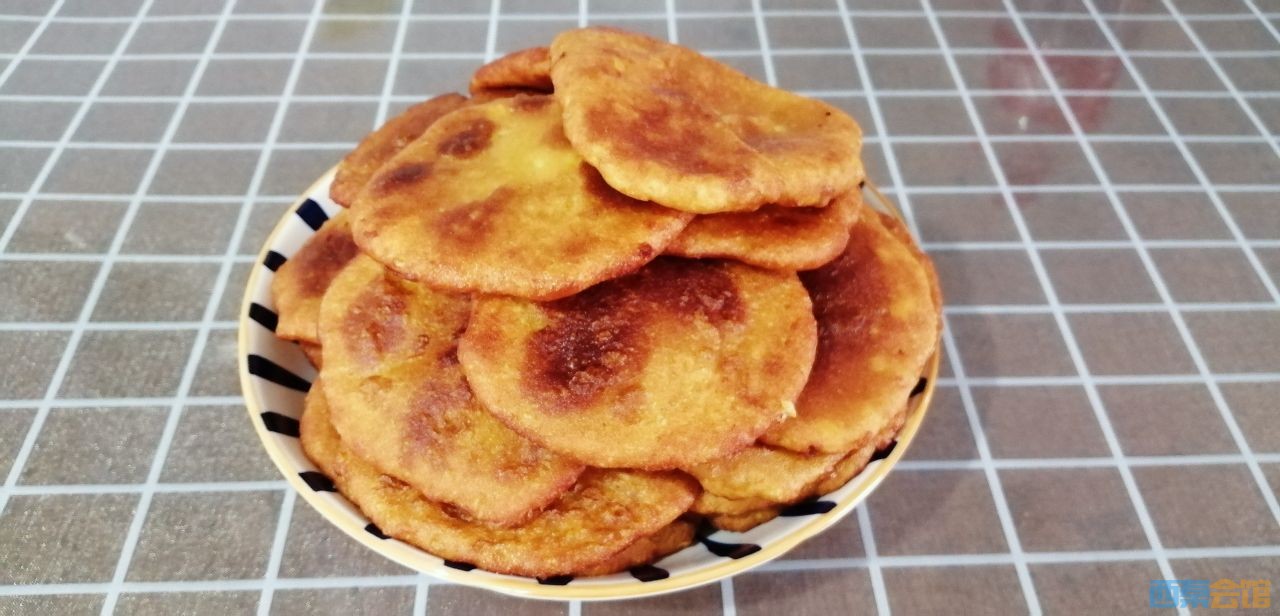 香喷喷的红苕粑出锅咯