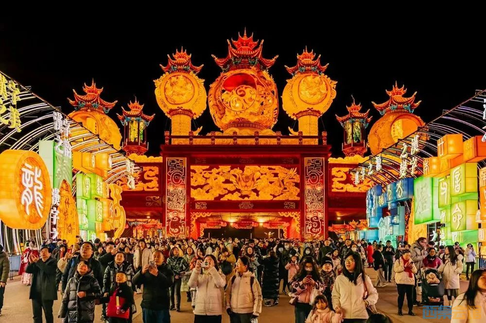自贡灯会门票收入全省第一春节大假文旅景区热辣滚烫