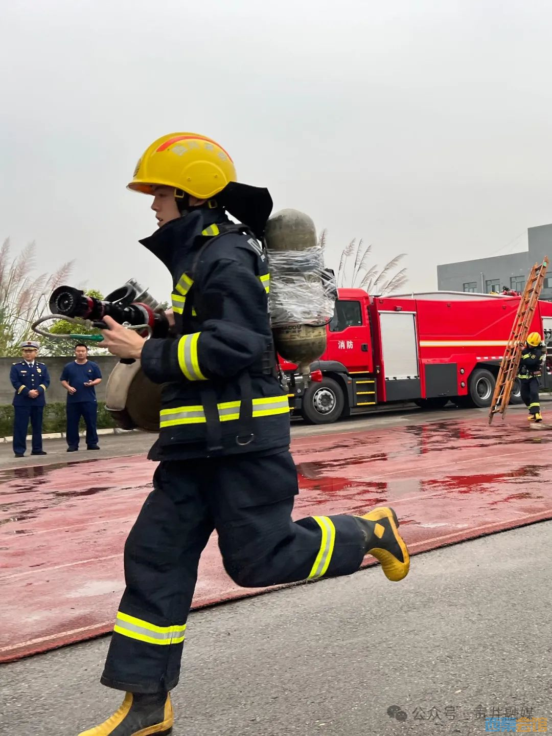 贡井区消防救援大队盐马路消防救援站喜获国家消防救援局2023年度执勤