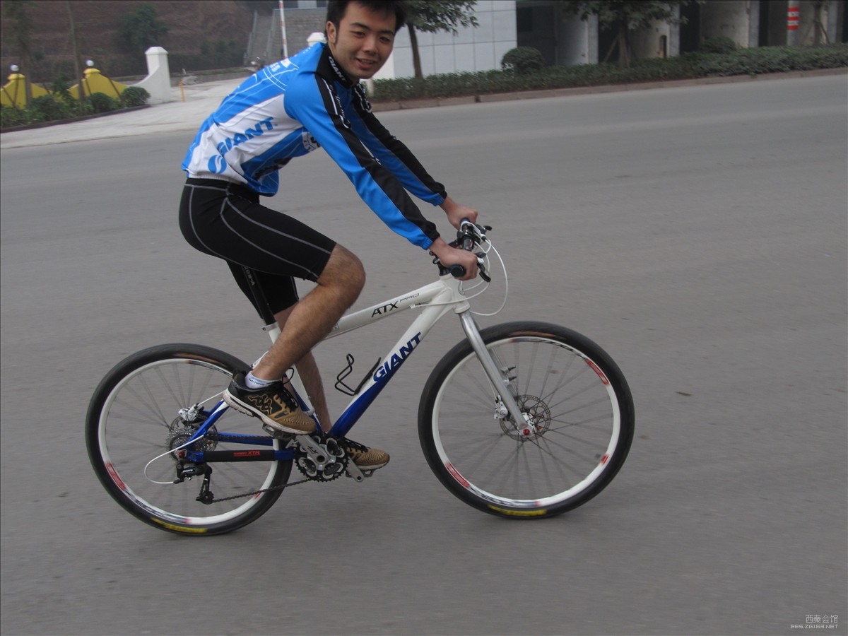 闪电自行车官网电话 1223_396914_830edd26c24184b.jpg