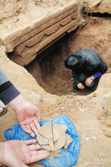 自贡现两座古墓 挖出宋代"一家三口"(图)