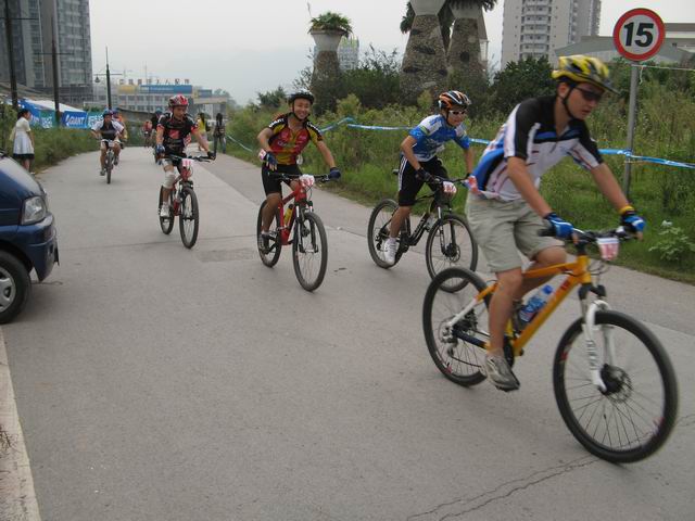 20081002_e9f0f3ca550ab3a135ac8JsvJEaP5Urg.jpg